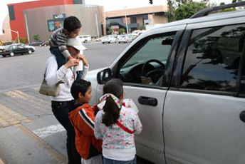 VOLUNTEERS (5)